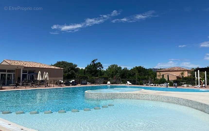 Appartement à LA LONDE-LES-MAURES