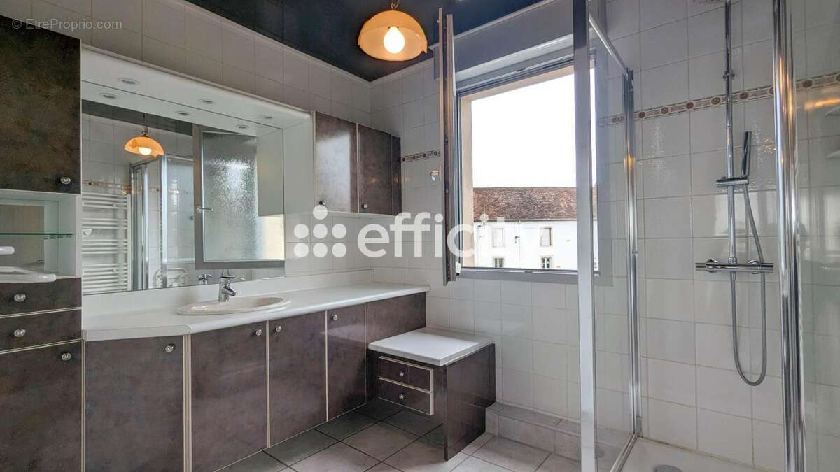 Appartement à LONS-LE-SAUNIER