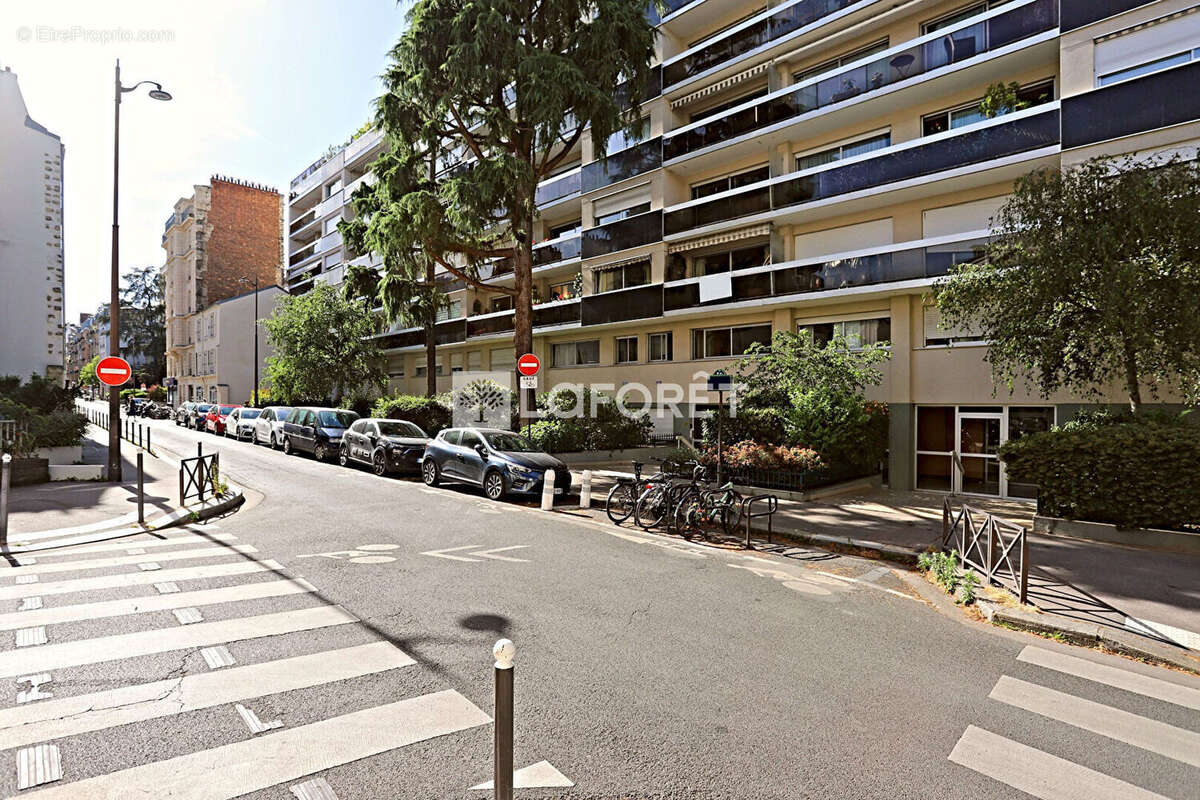 Appartement à PARIS-14E
