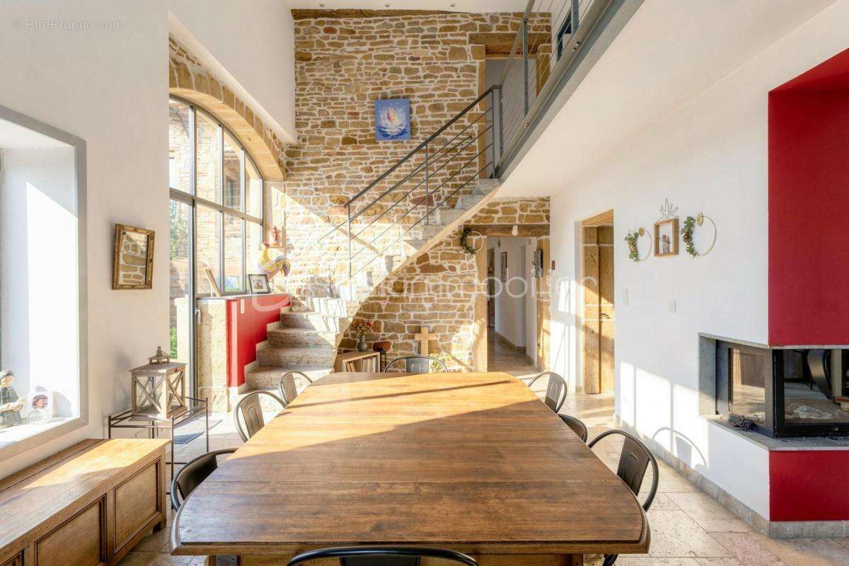 Ancien cuvier du XVIIIe siècle – 275 m² – Saint-Jean-des-Vignes - photo 5
