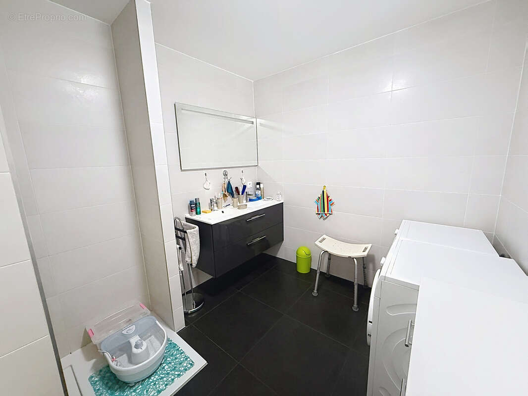 VOLMERANGE LES MINES - Résidence CRYSTAL HOME  - Appt  T3 -  69 M2 - 1 Cave, 1 parking aérien, 1 box en sous s - photo 6