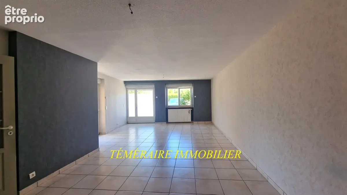 MONNET-LA-VILLE - Grand T4 en duplex de 165m2 - photo 7