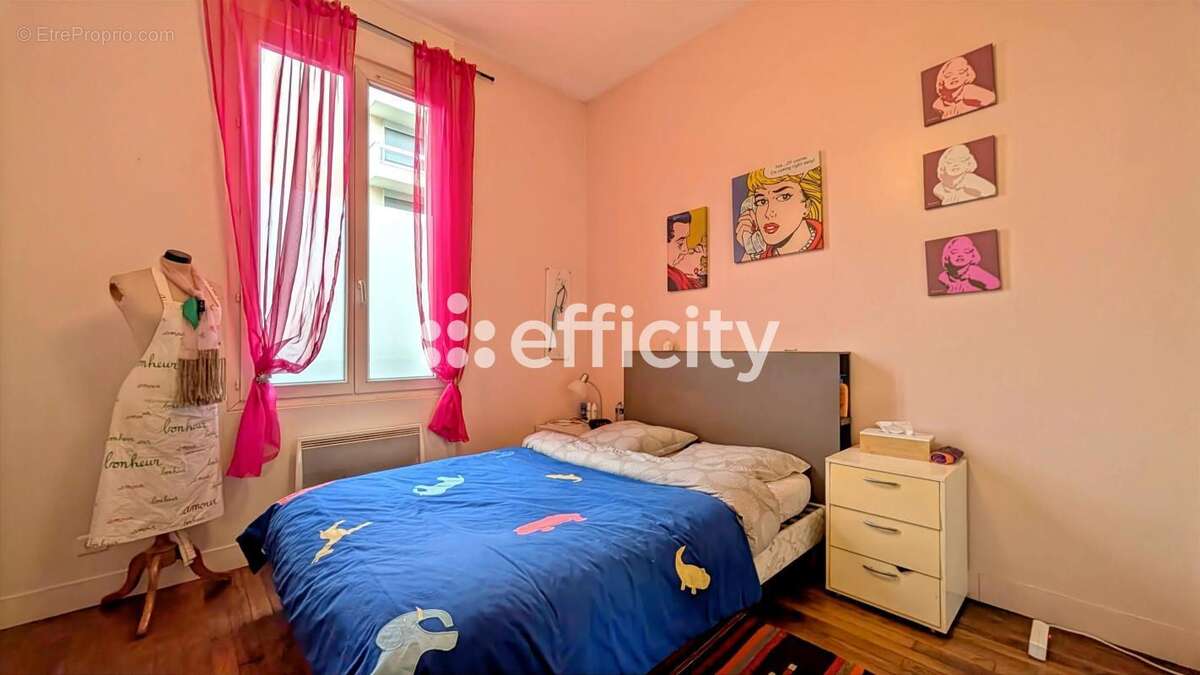 Appartement à COURBEVOIE