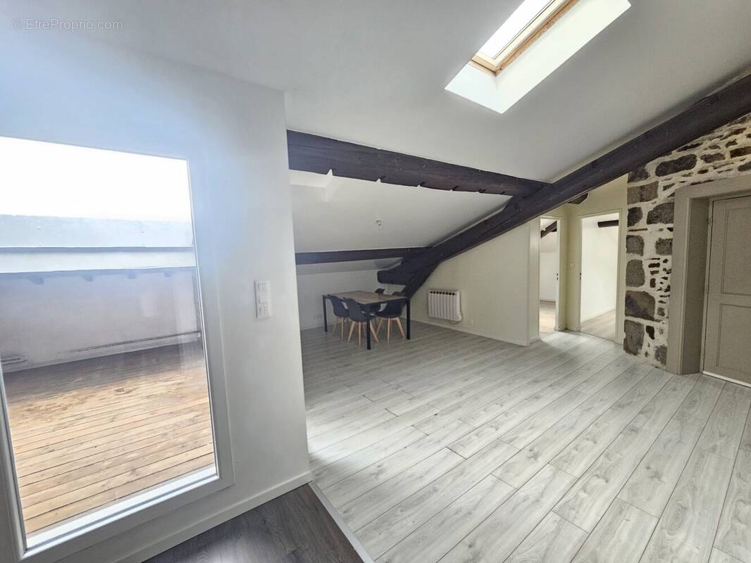 Appartement à SAINT-ETIENNE