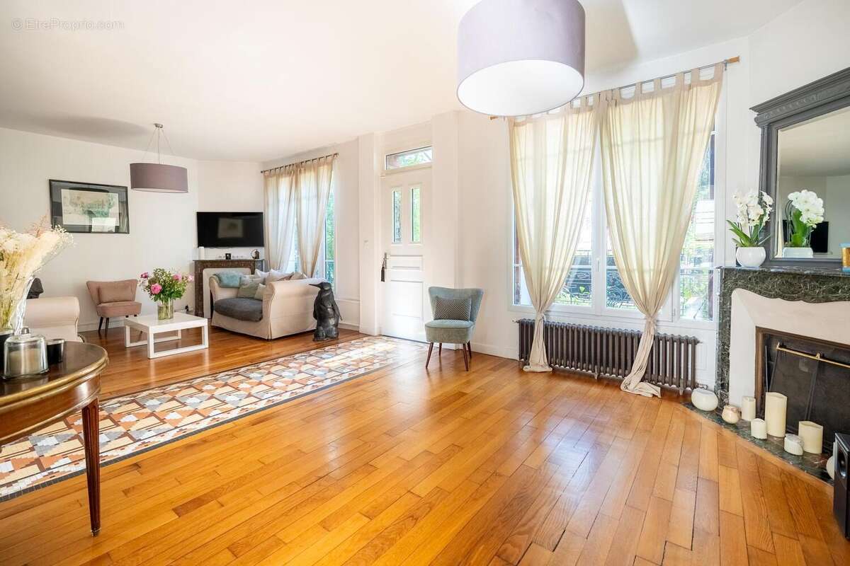Photo 2 - Maison à CHENNEVIERES-SUR-MARNE