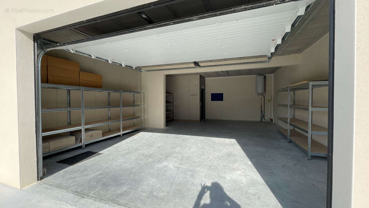 Commerce à LAVEYRON