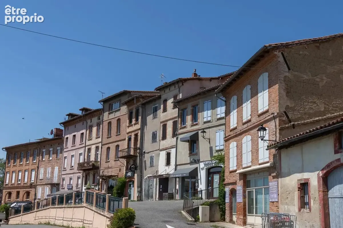 VERFEIL CENTRE – T3 80 m² – Vue Pyrénées – Beau potentiel - photo 8