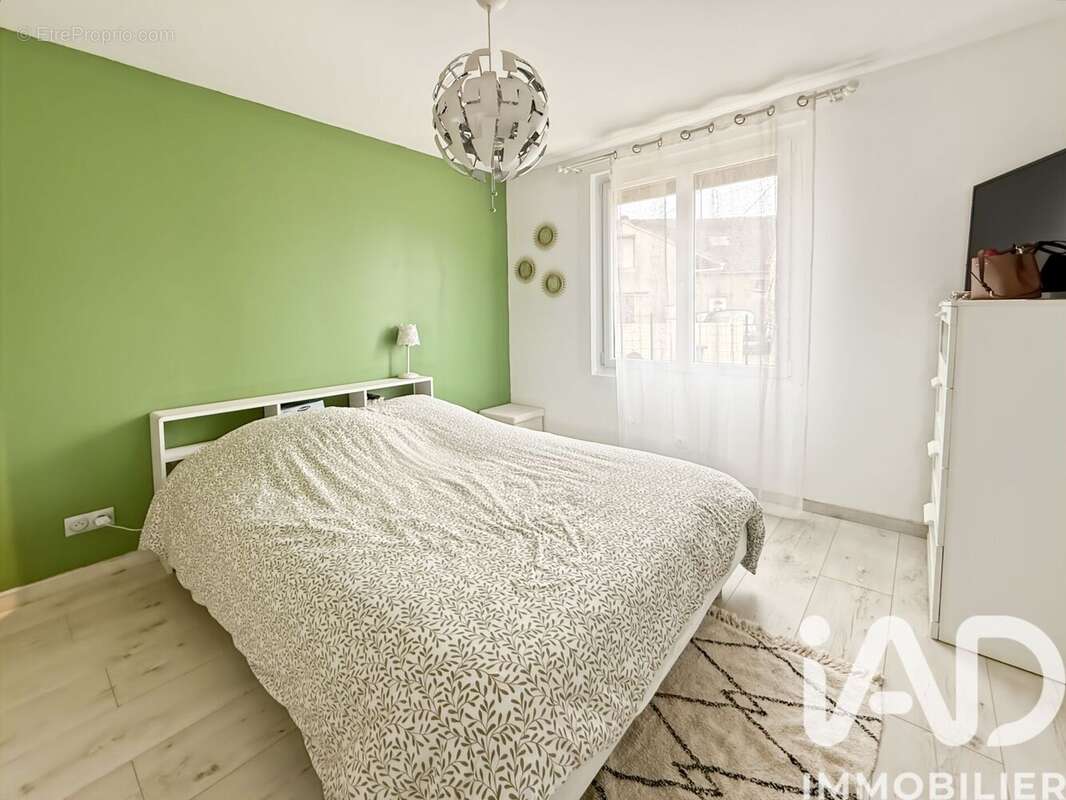 Photo 5 - Maison à CHATENAY-SUR-SEINE