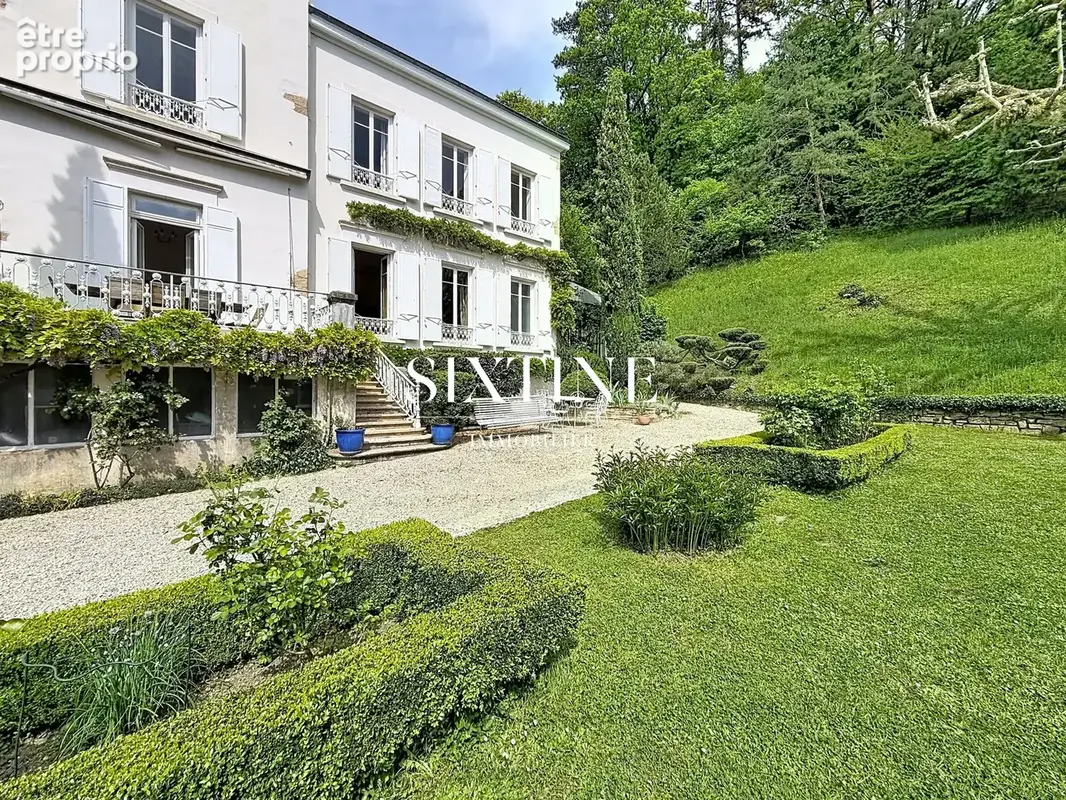 Maison 11 pièces 330 m² à vendre à Bourgoin-Jallieu (38300) - photo 2