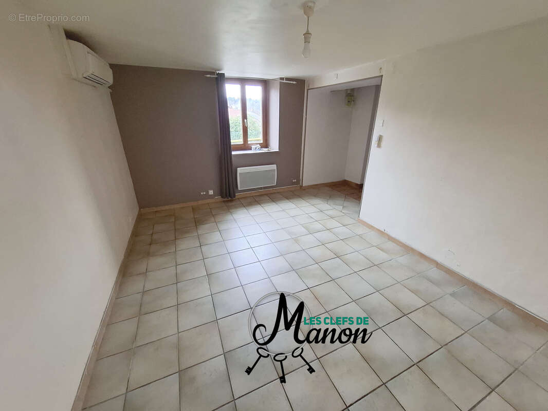 Maison à SAINT-LEGER-LA-MONTAGNE