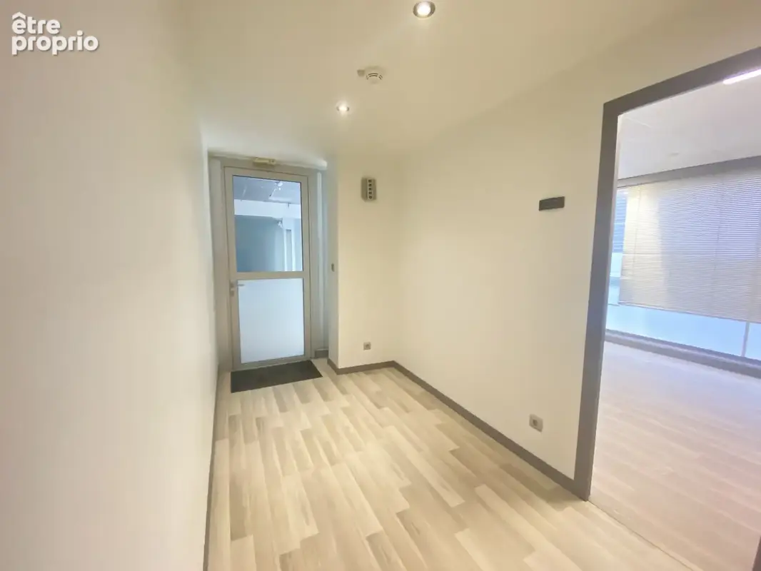 Local commercial 60m2 Allée Jean Jaurès - photo 6