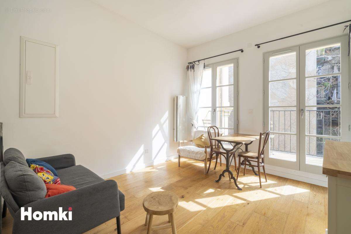 Appartement à MARSEILLE-1E