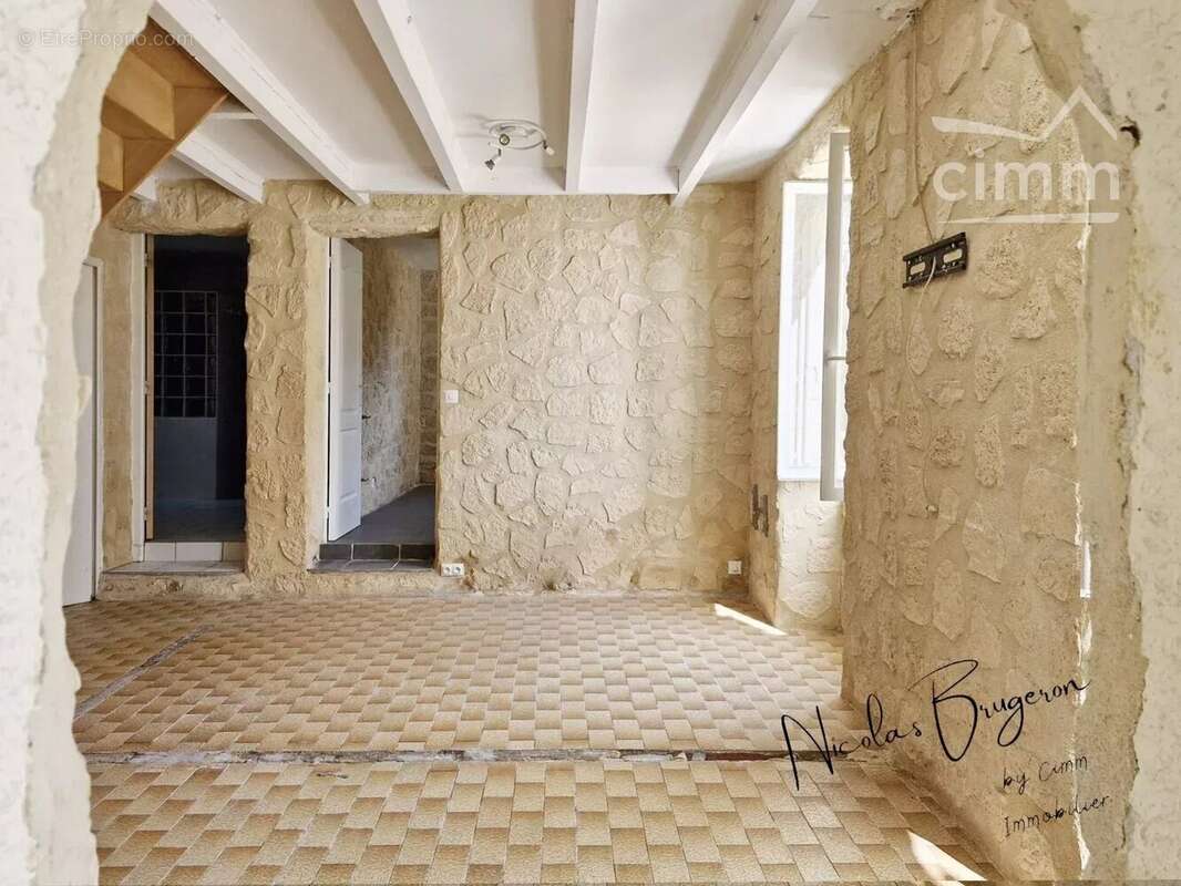 En exclusivité – deux maisons, revenu locatif immédiat et 1 505 m² de terrain - photo 12