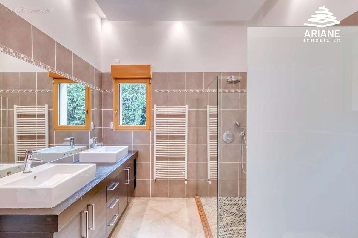 Maison à SAINT-CYR-AU-MONT-D&#039;OR