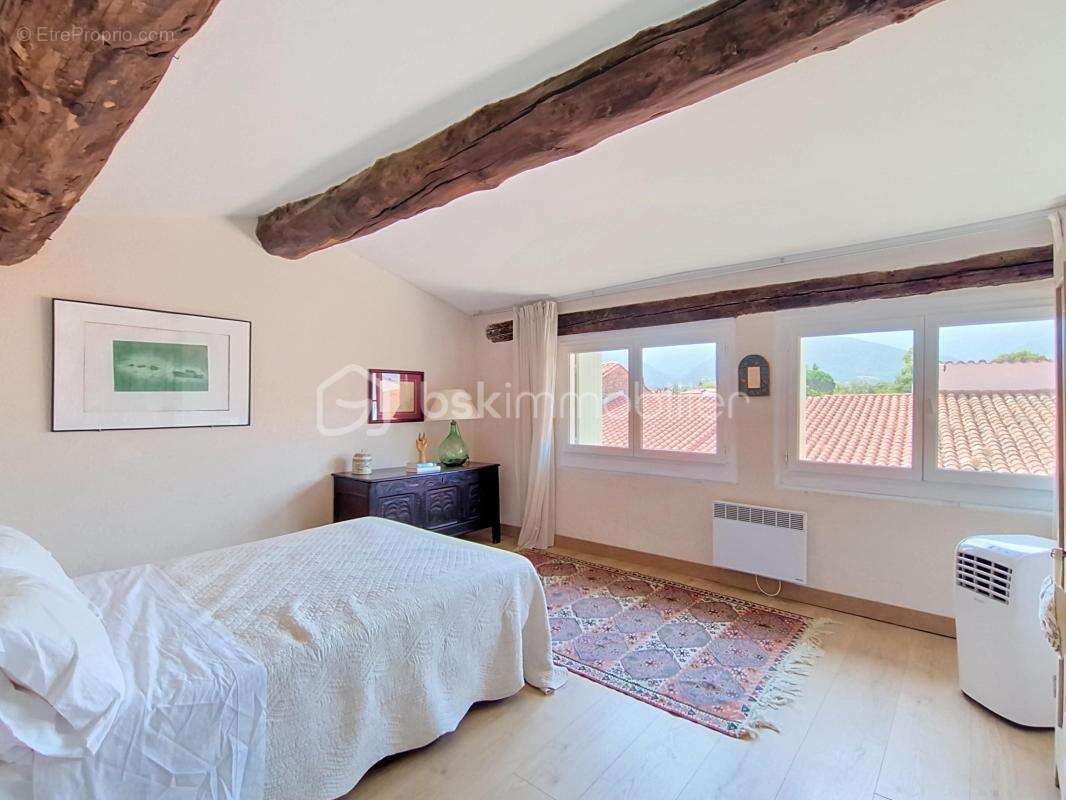 Maison de village de caractère à Vinça, 4 chambres, patio, garage et vue sur le canigou - photo 17