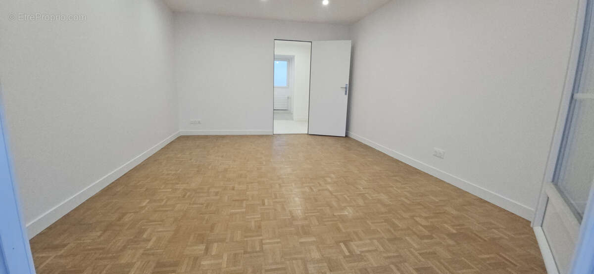 Appartement à ENGHIEN-LES-BAINS