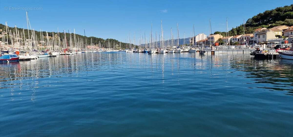 Commerce à SAINT-MANDRIER-SUR-MER