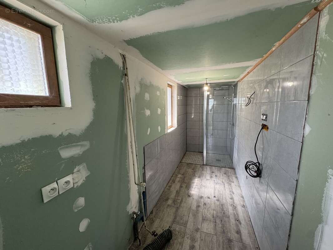 Maison 120 m² à Salles-De-Barbezieux  - photo 37
