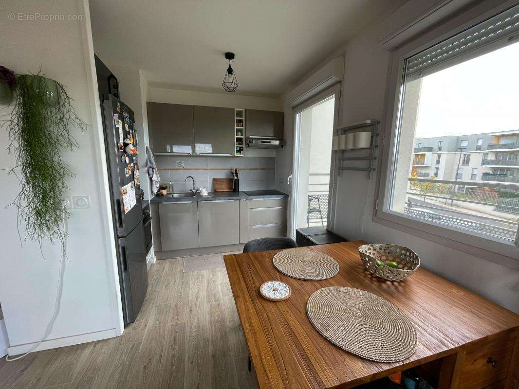 Appartement à SAULX-LES-CHARTREUX