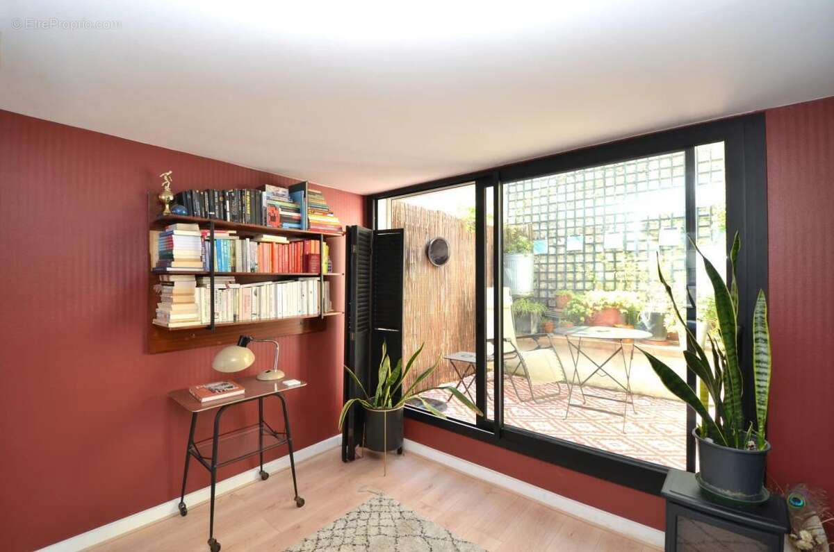 Appartement à PARIS-16E