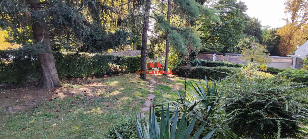 Appartement à LA CELLE-SAINT-CLOUD