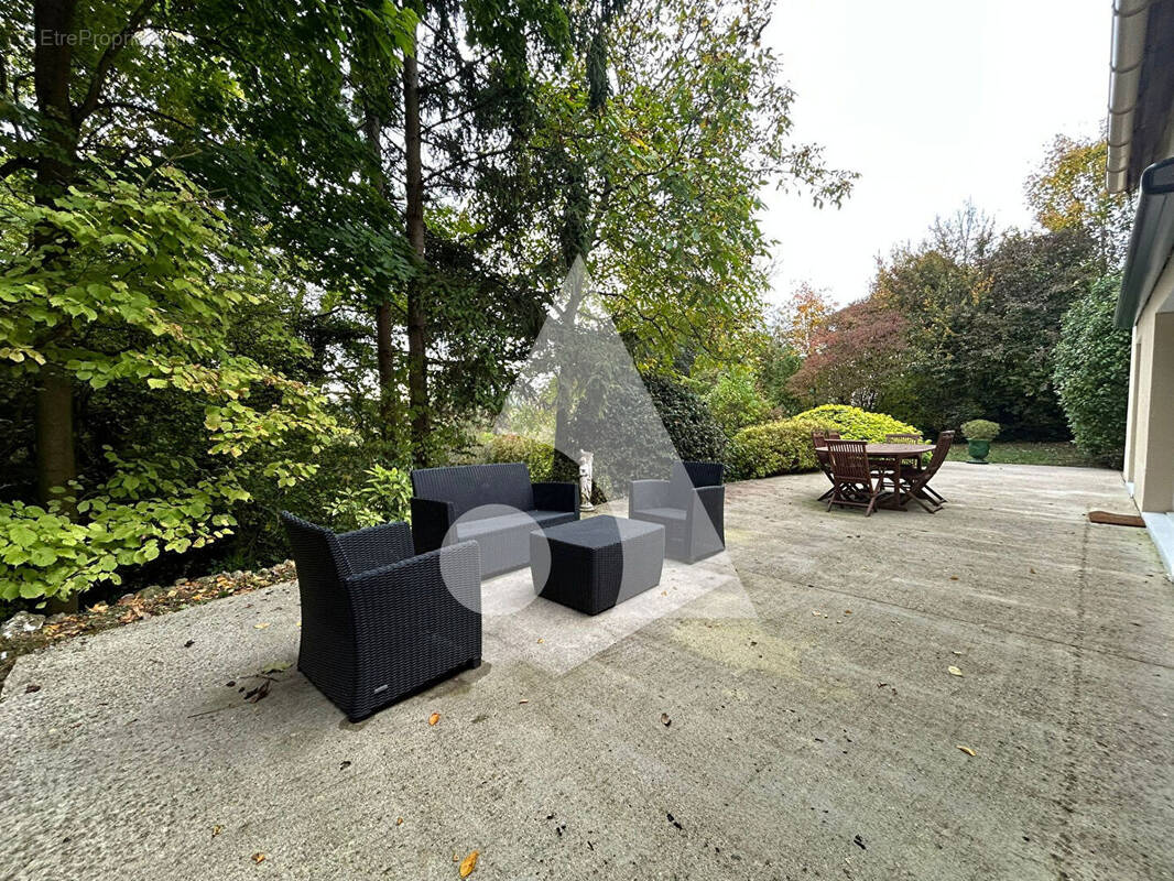 Maison à CRECY-LA-CHAPELLE