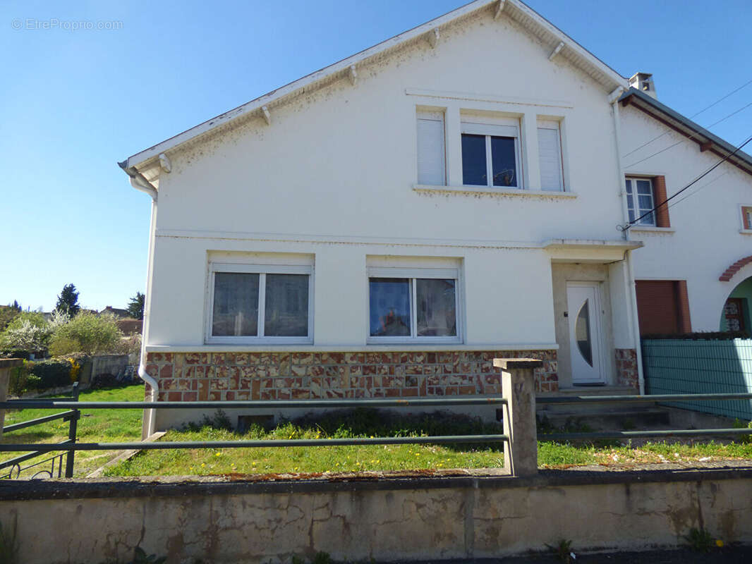 Maison à MONTLUCON