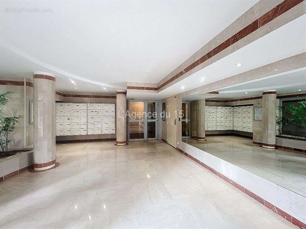 Appartement à PARIS-15E
