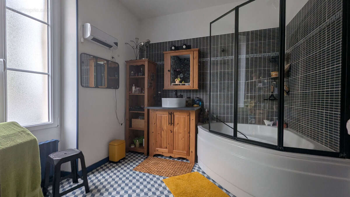 Maison à TONNAY-CHARENTE