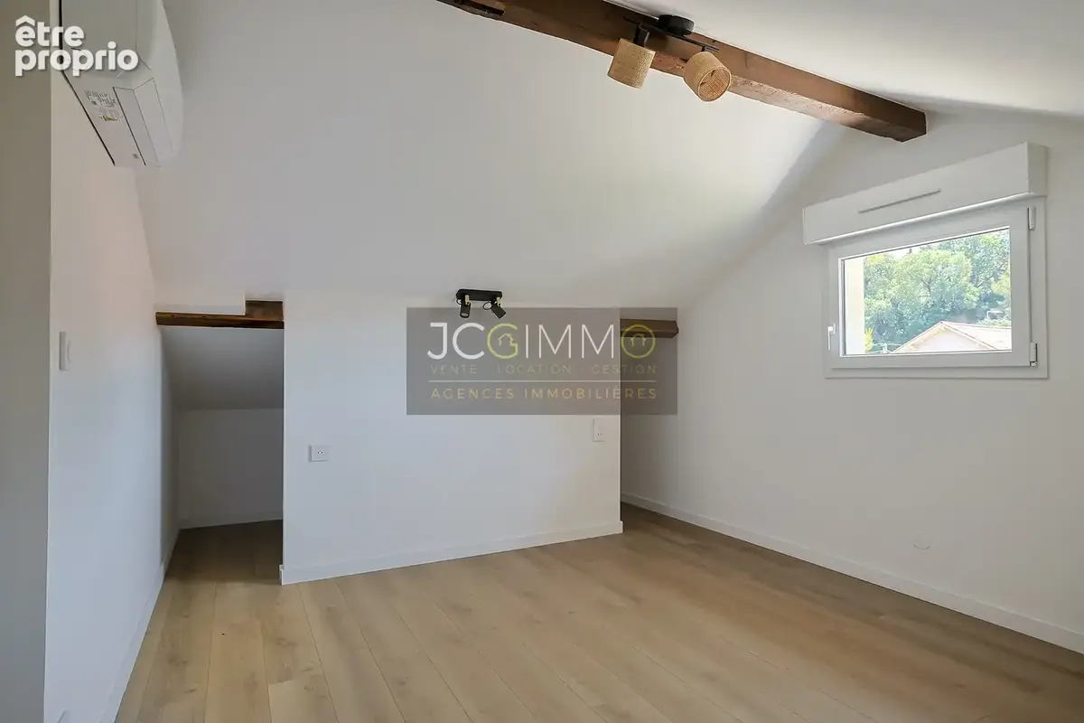 Duplex T4 entièrement rénové avec terrasse ! - photo 10