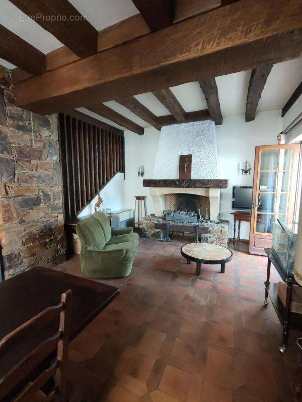 Maison de caractere avec garage - photo 4