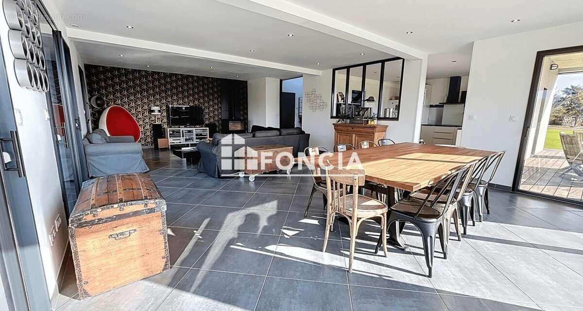 Maison à PONT-L&#039;EVEQUE