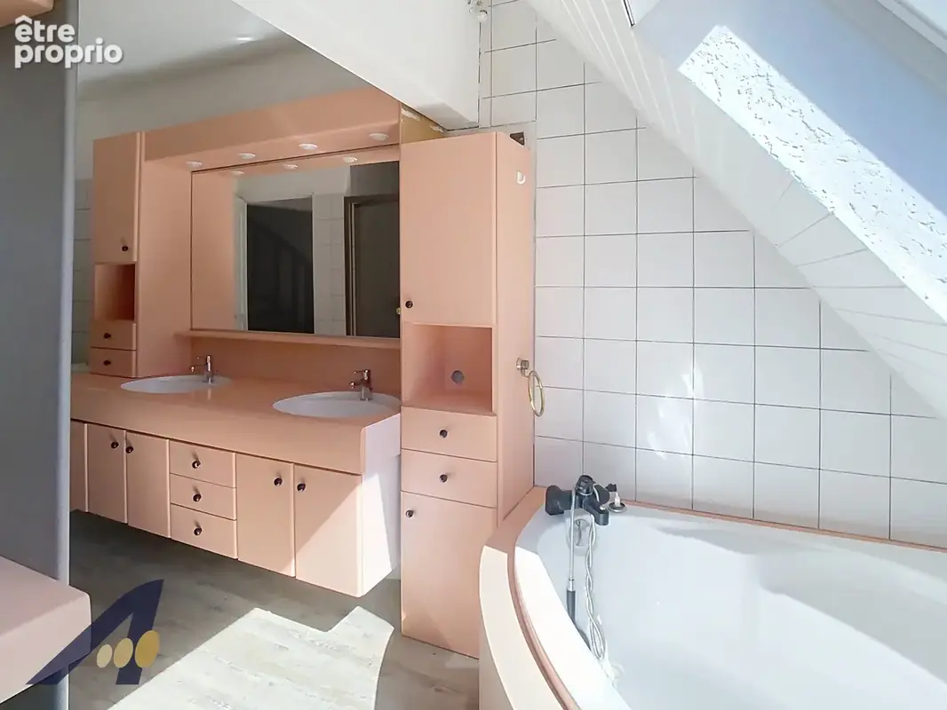  TRIPLEX 126m2  CENTRE VILLE - petite copropriété - photo 6