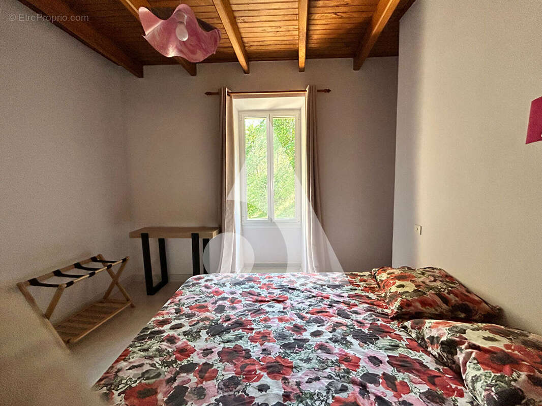 Domaine de caractère en pierre - maison, 3 gîtes, piscine et 5 hectares de forêt privée - photo 9