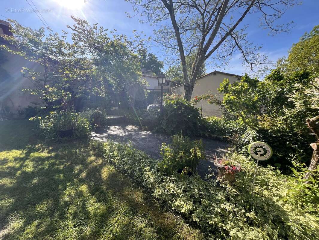 Maison à SAINT-PRIVAT-DES-PRES