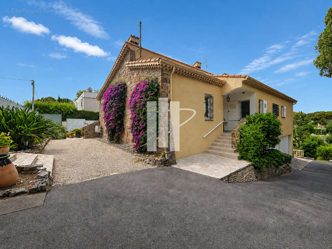 Maison à SAINT-RAPHAEL