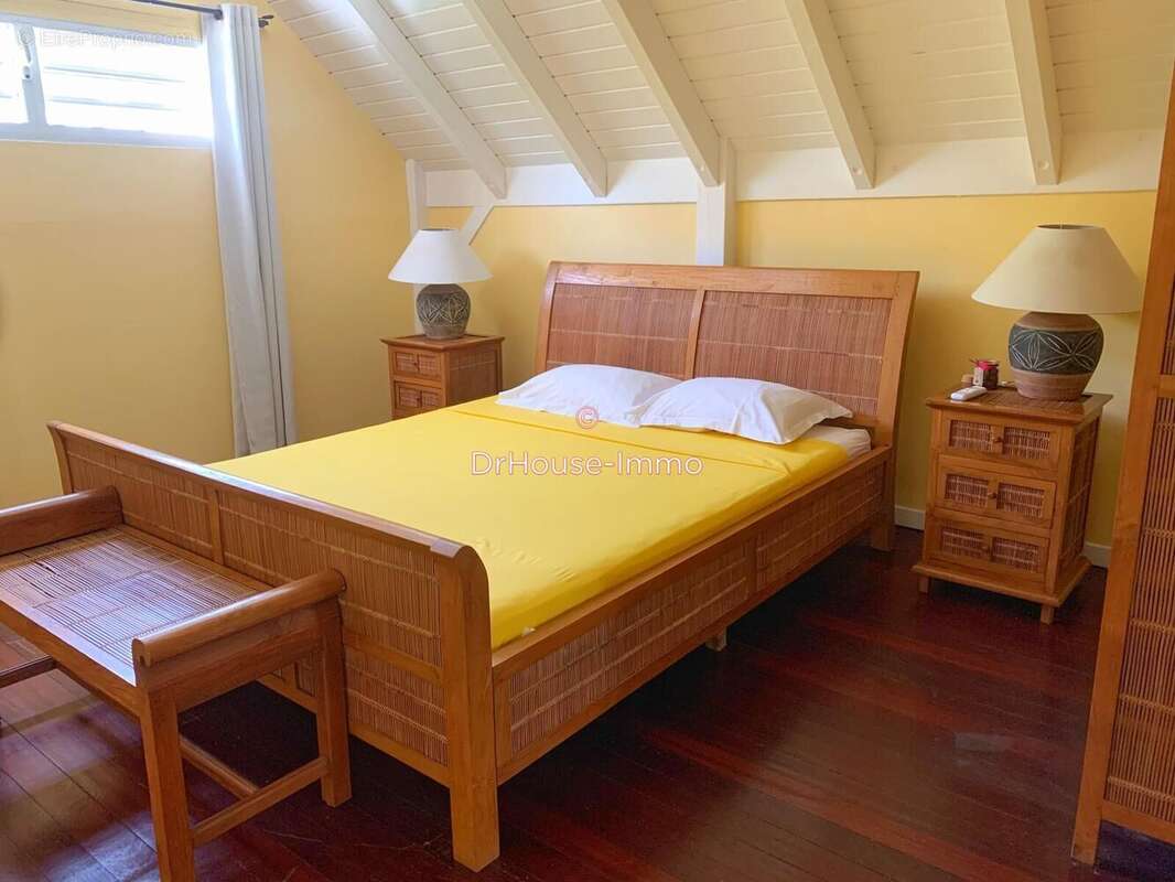 Maison 103 m² à Sainte-Rose  - photo 3