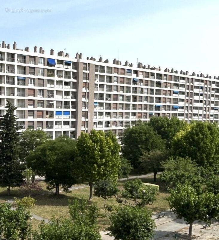 Appartement à MARSEILLE-9E