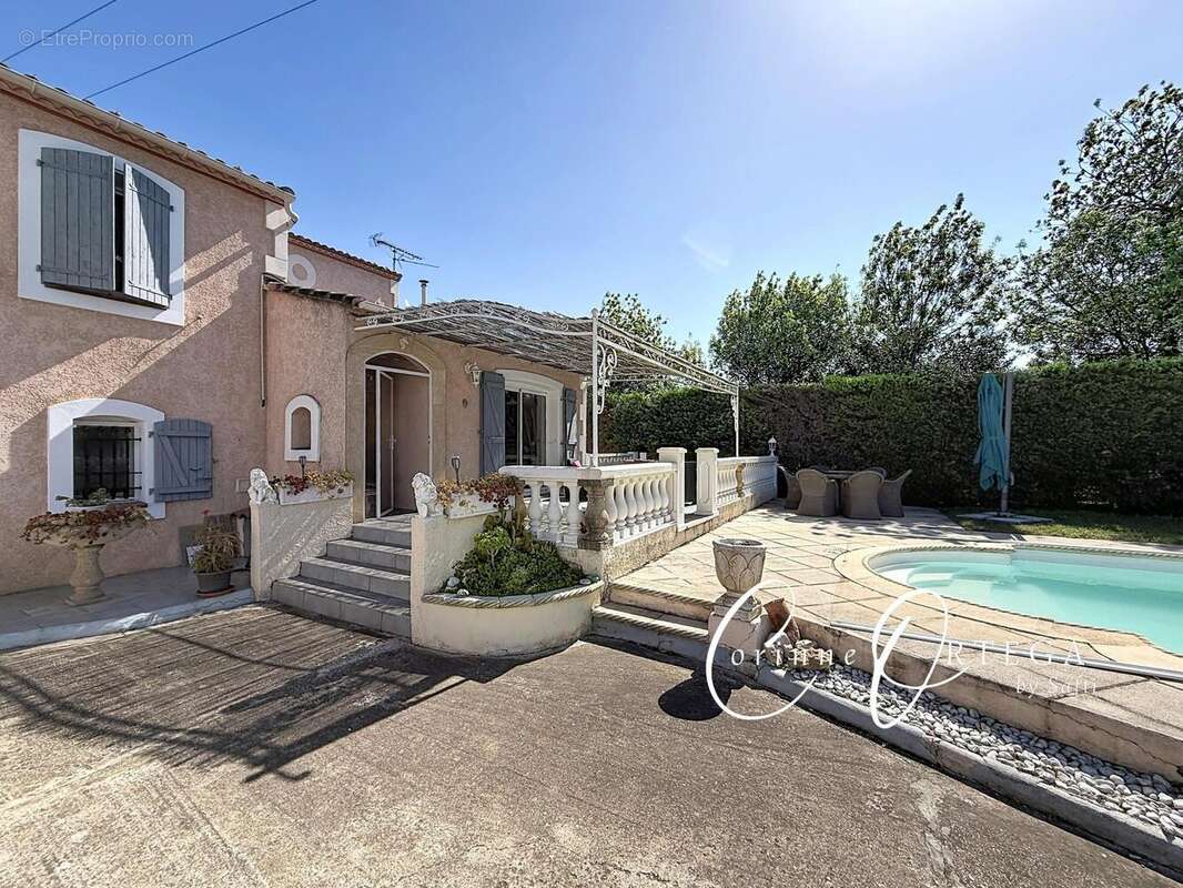 Photo 2 - Maison à SAINT-GILLES