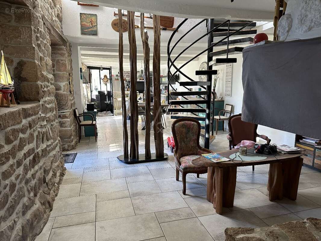 Maison à LOCOAL-MENDON