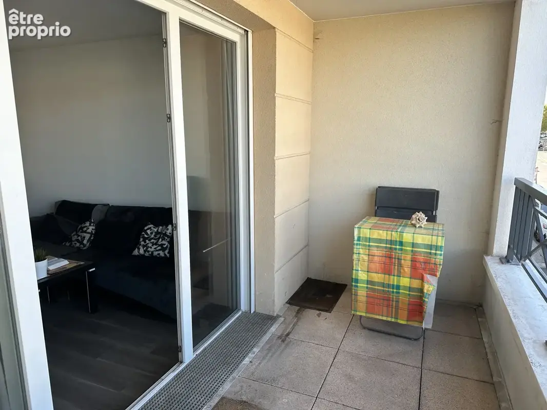 F2 avec balcon et parking - photo 3