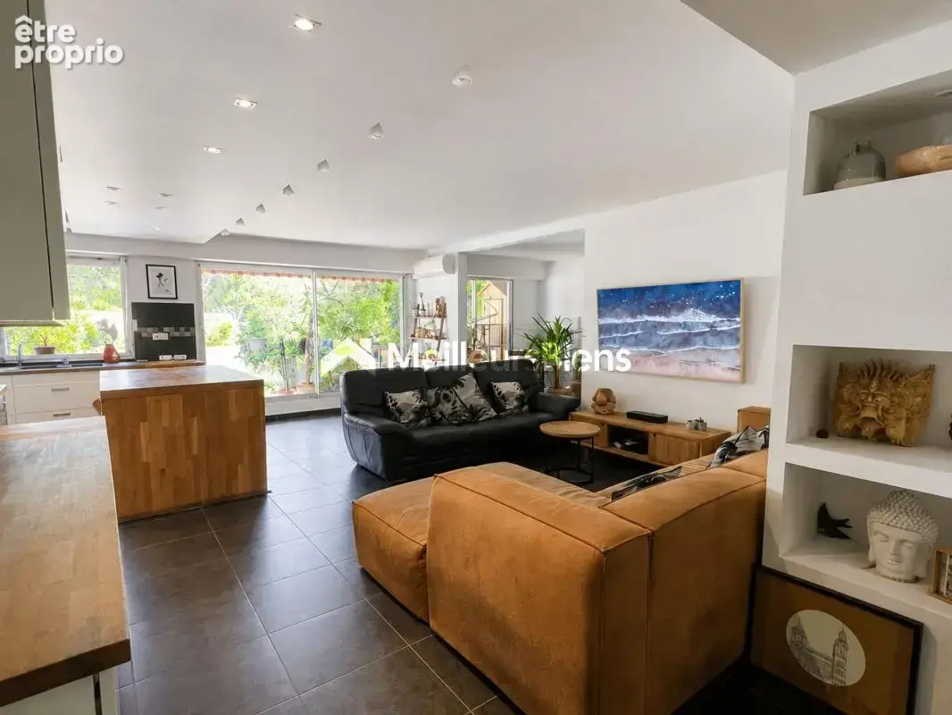 T4/T5 d’exception en rez-de-jardin avec vue dégagée de 108 m² à Marseille 13008 - photo 6