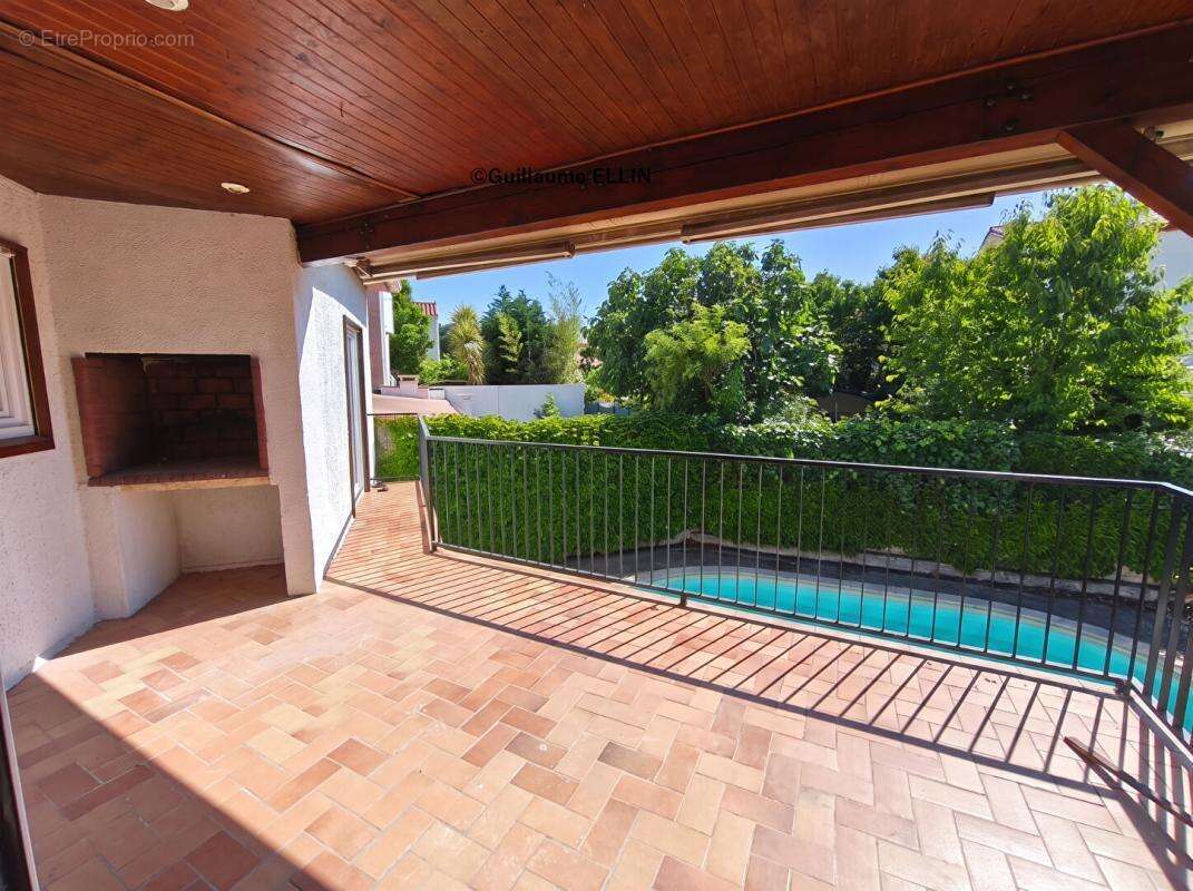 Grande maison avec piscine - photo 12