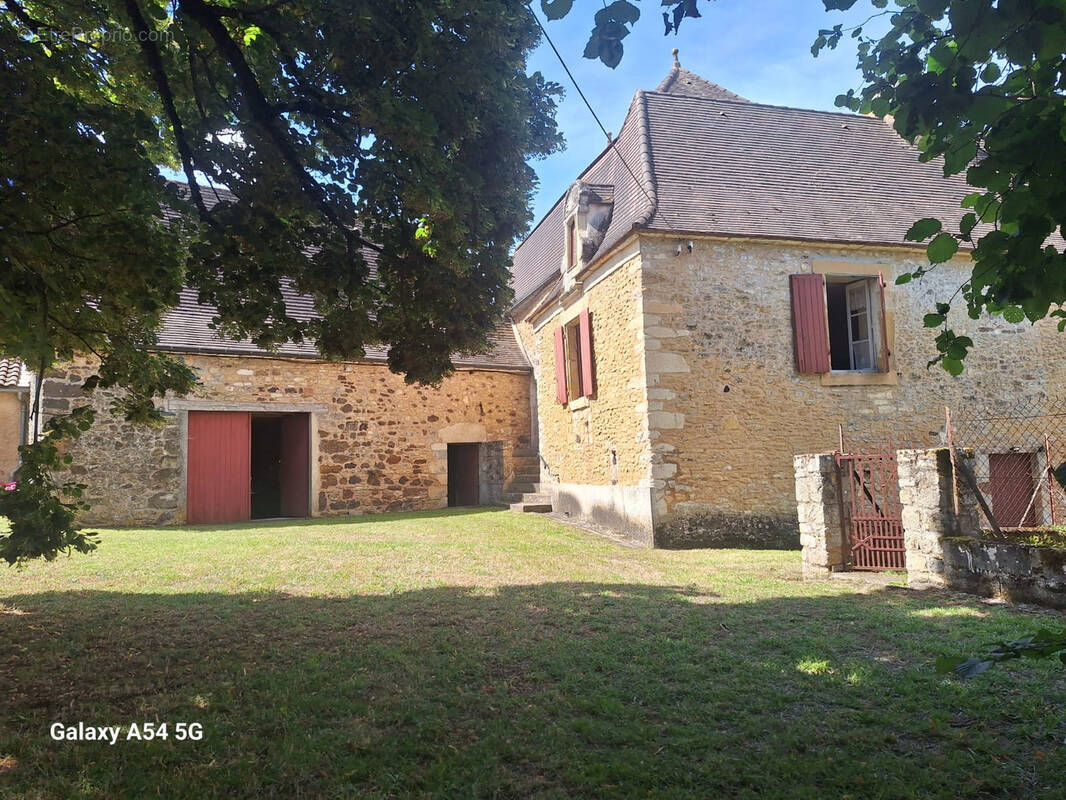 Maison à SAINT-GERMAIN-DE-BELVES