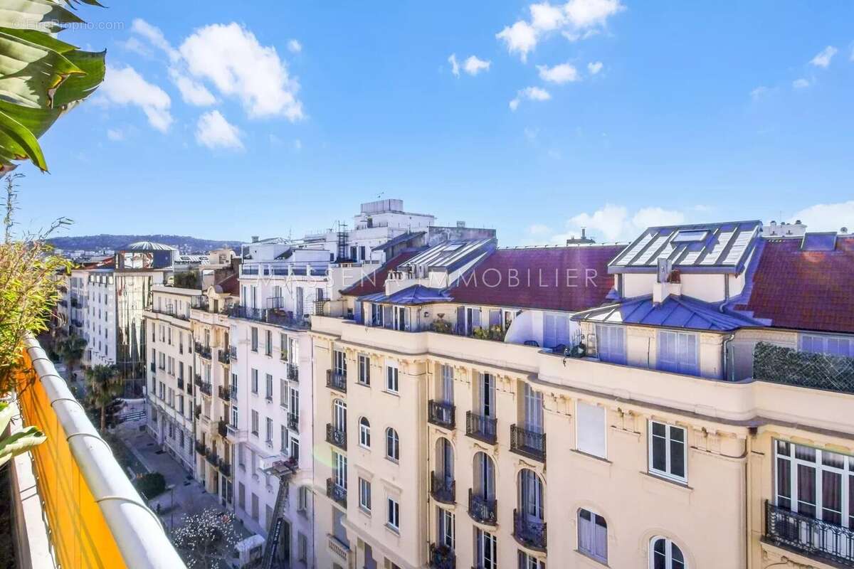 NICE CARRÉ D'OR - 3 pièces en dernier étage avec terrasse - photo 11