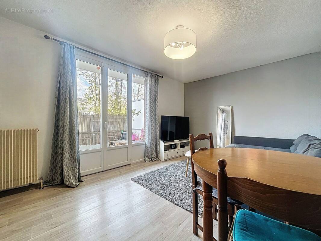 APPARTEMENT T3 BALCON LE PONT DE CLAIX - Appartement à LE PONT-DE-CLAIX