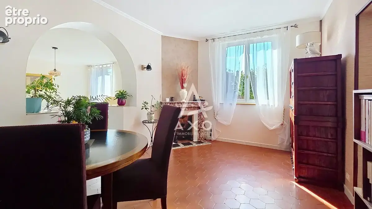 A VENDRE à CEPOY  Vaste maison de caractère, 5 chambres et nombreuses dépendances - photo 7