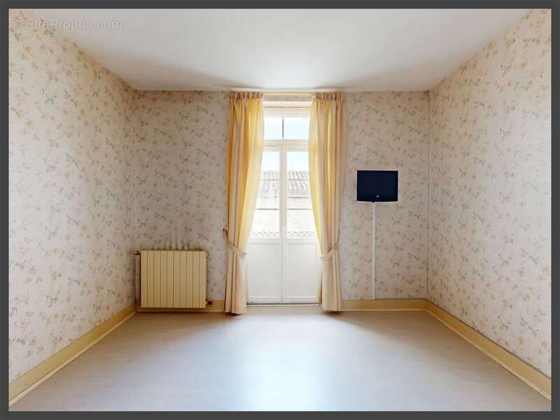 Maison à VILLEFRANCHE-DE-LONCHAT