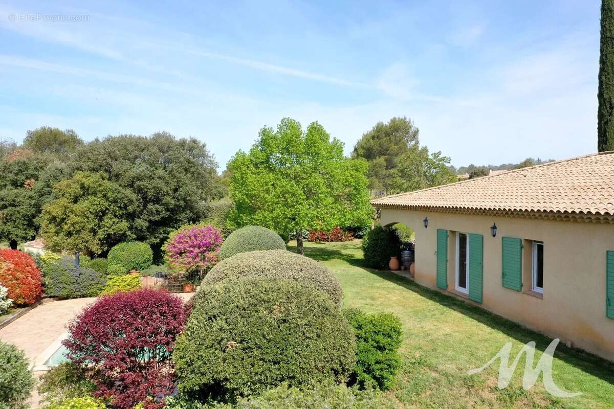 Maison à FOX-AMPHOUX