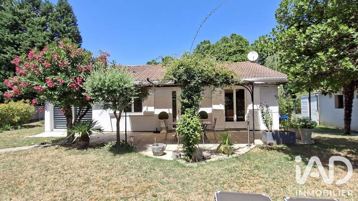 Photo 2 - Maison à SARRAS